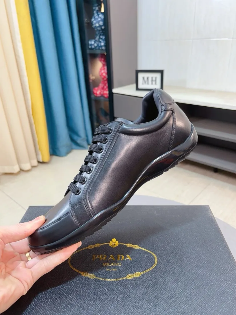 Men's shoes 💰560🌹🌹 High-quality new men's shoes 💰prada (Prada) counters are on the market at the same time. The new men's shoes and 😘fabrics are selected from imported mesh and glue-spraying technology. Imported cowhide lining. 👍🏿High-end☄️Open-molded non-slip rubber outsole, exquisite lines, simple and elegant, comfortable and high-end for leisure travel. Code number: 38 to 44